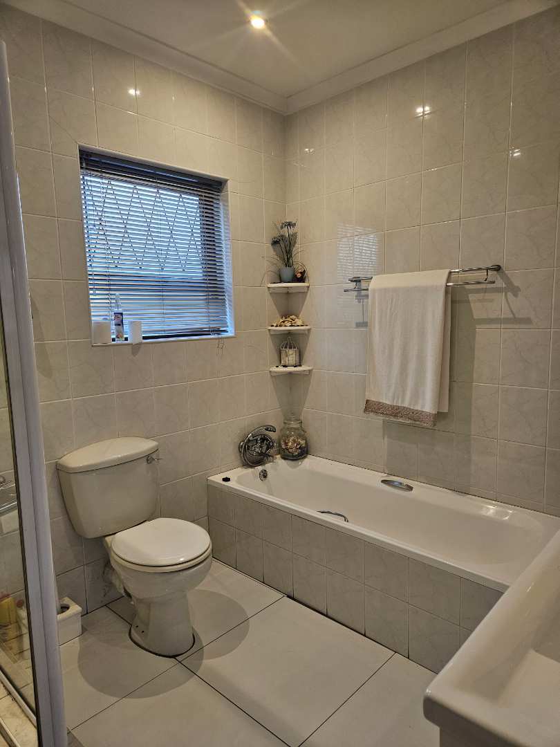4 Bedroom Property for Sale in Kamma Heights Eastern Cape